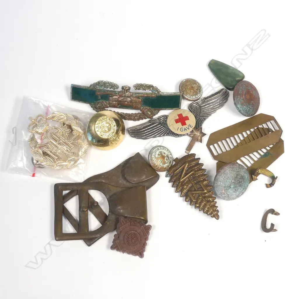 BAG OF MILITARY BADGES ETC Image 1++