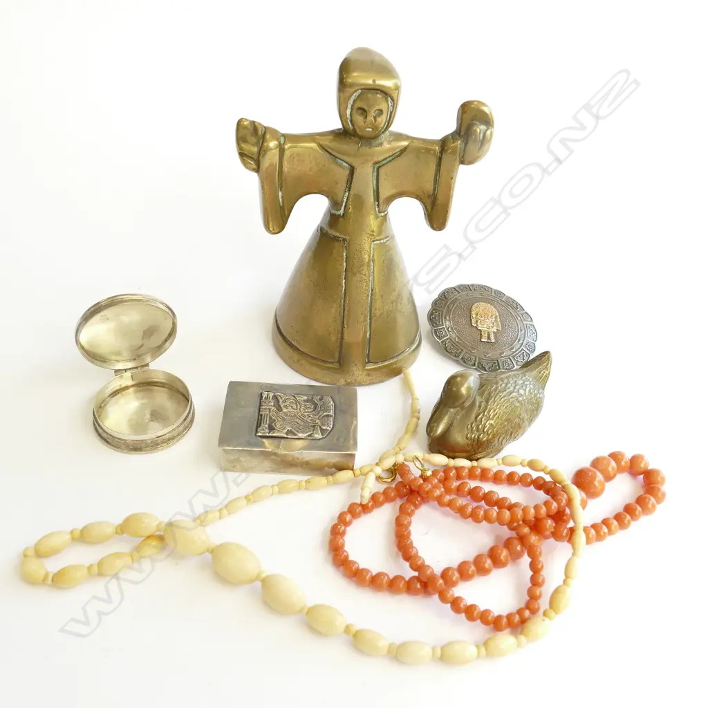 ASST SILVER ITEMS / BRASS BELL ETC Image 1++