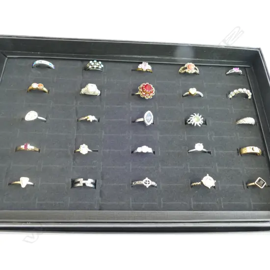 DISPLAY BOX WITH 25 COSTUME RINGS