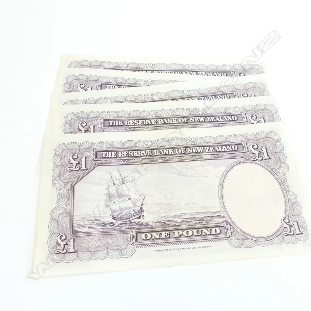 5X 1 POUND FEMMIMNG BANKNOTES CONSECUTIVE... Image 1++