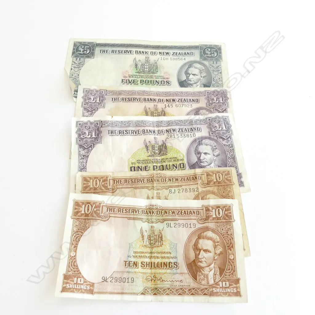5 NZ FLEMMING BANK NOTES £5 + £1 X2 + 10/- X2 Image 1++