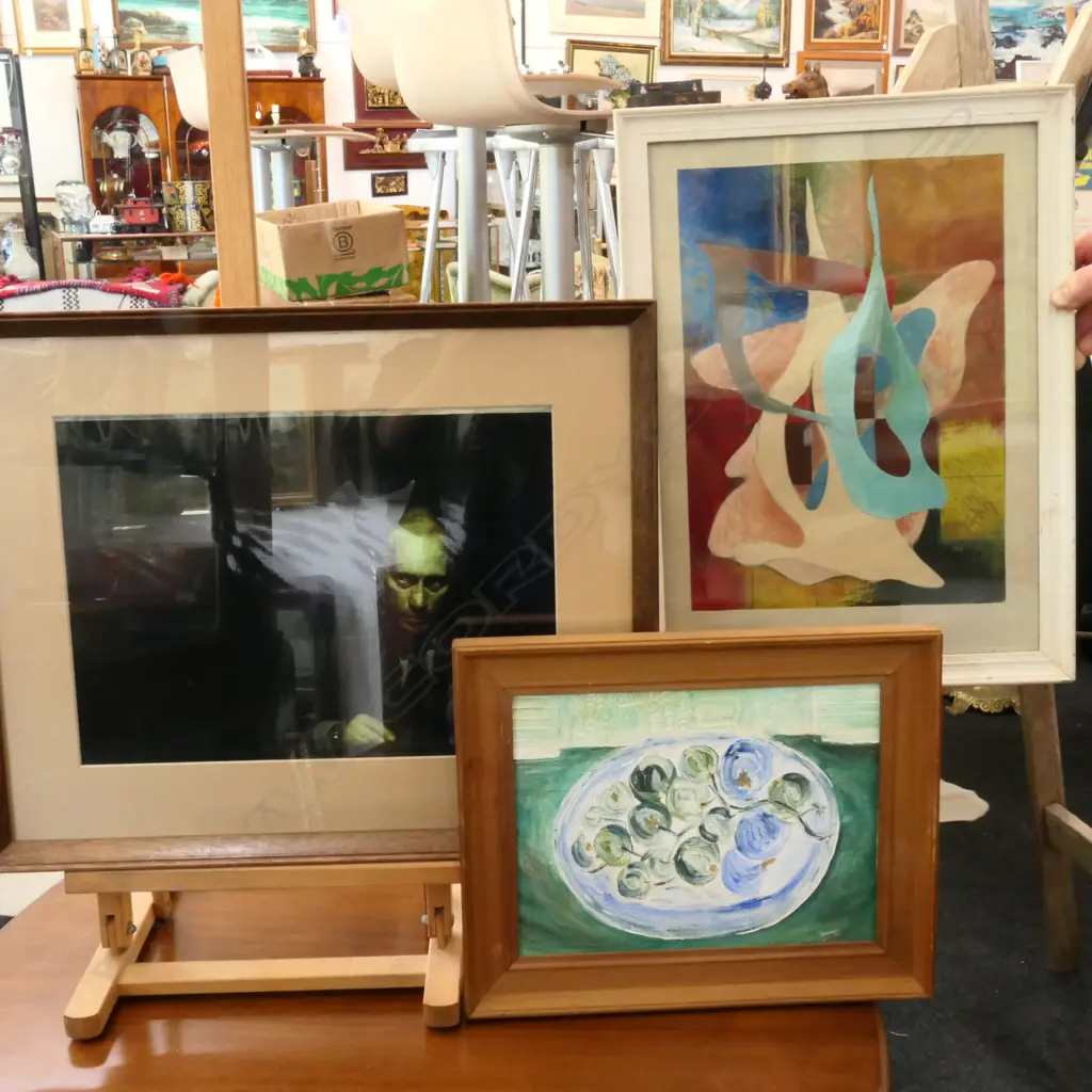 4 ASST FRAMED WORKS INCL. PHOTO PUTIN / R. W. YOUNG ABSTRACT ETC Image 1++