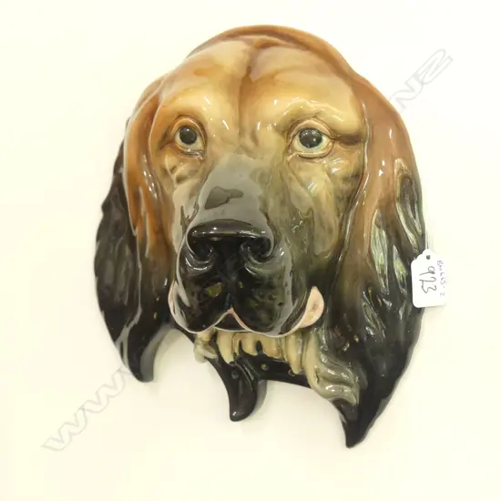 BESWICK DOG WALL PLAQUE H. 280