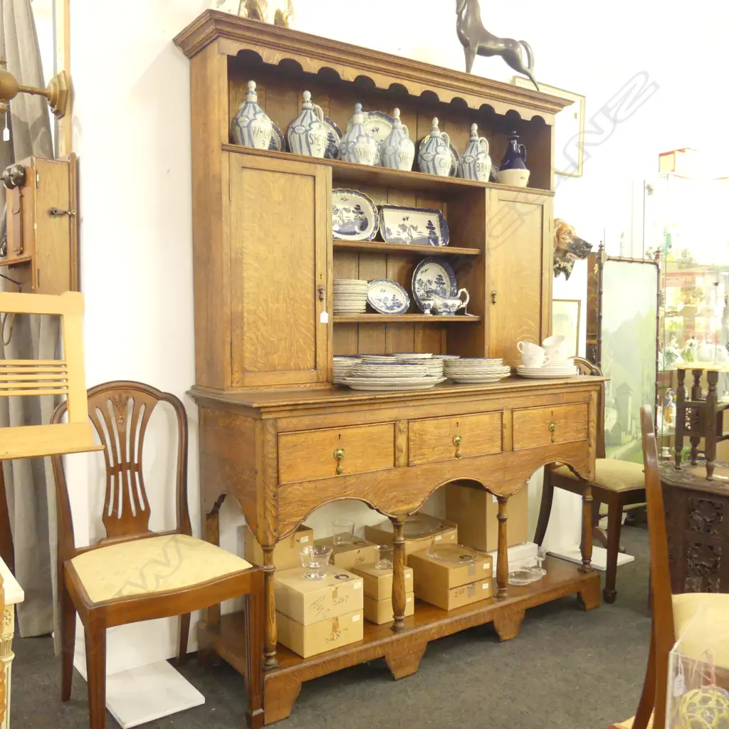 GEORGIAN REVIVAL OAK HUTCH DRESSER W 1510 Image 1++