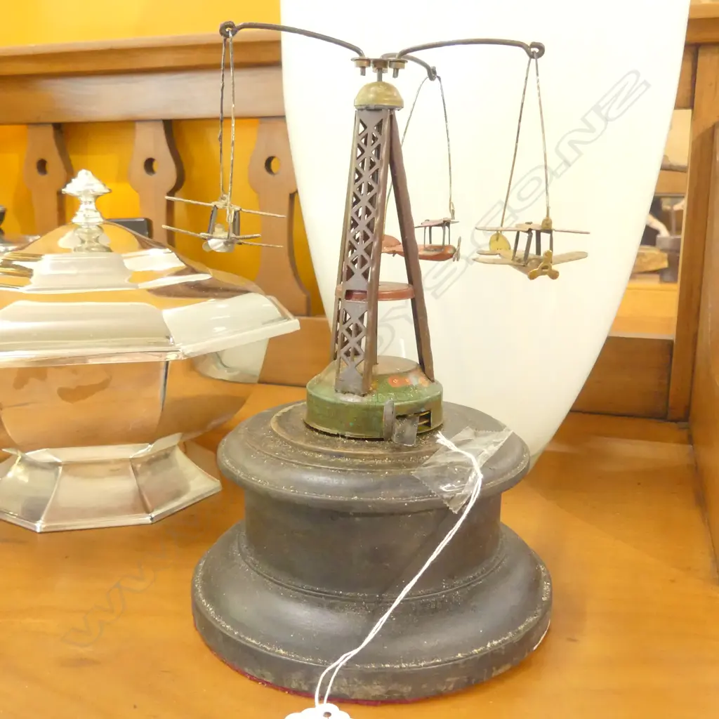 VINTAGE METAL CARA-SOLE TOY Image 1++