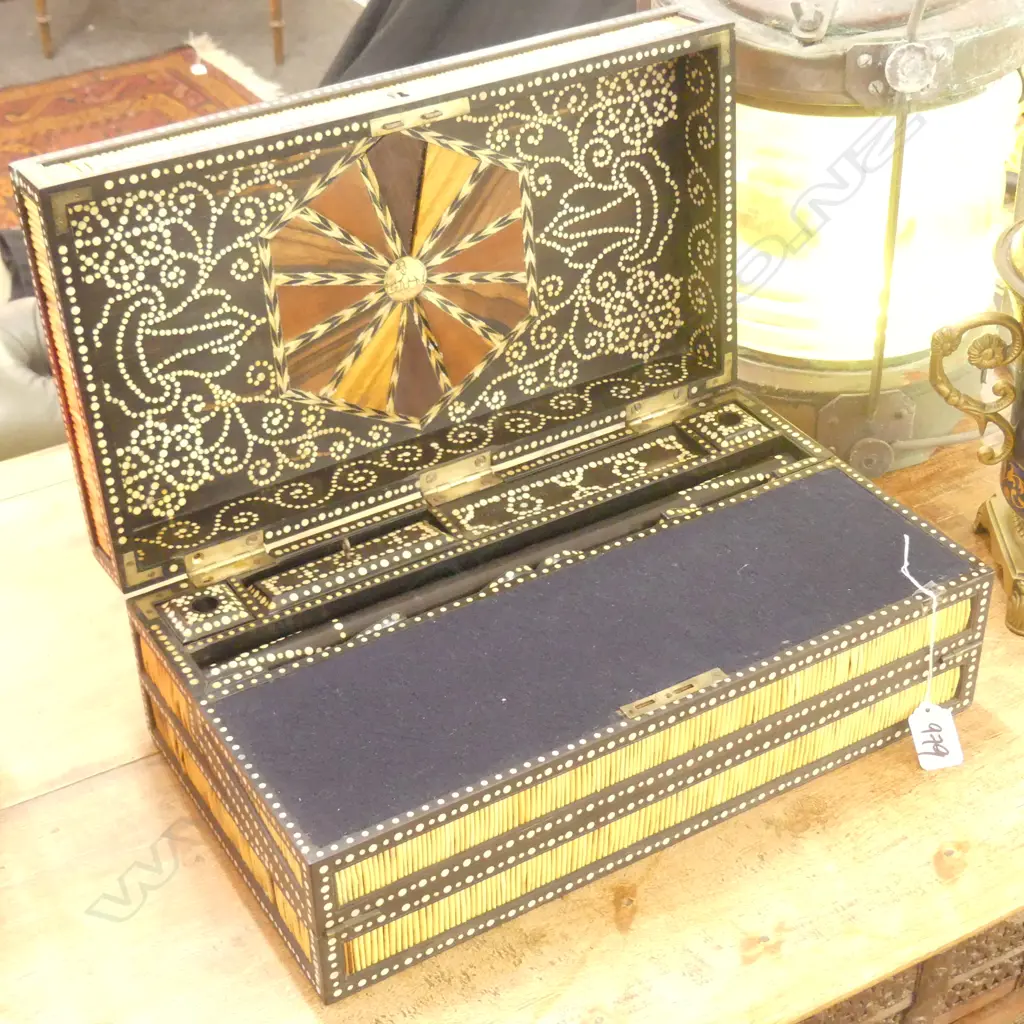 LGE OLD PORCUPINE QUILL BOX Image 1++