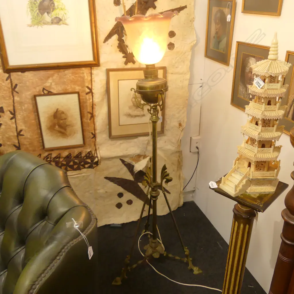 EDWARDIAN TRIPOD BASE BRASS FLOOR LAMP  Image 1++