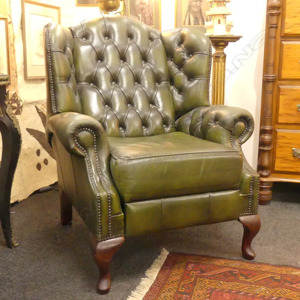 GREEN LEATHER BUTTONED BACK WING BACK ARM CHAIR Image 1++