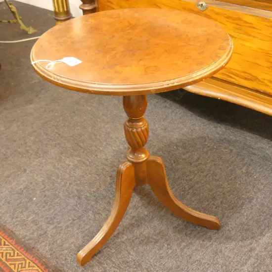 WINE TABLE
