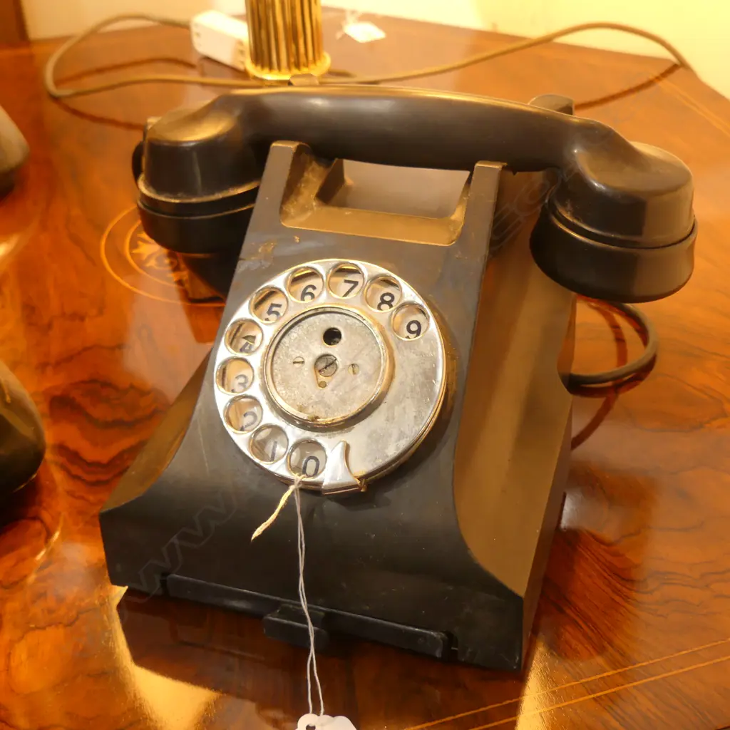 VINTAGE BLACK TELEPHONE Image 1++