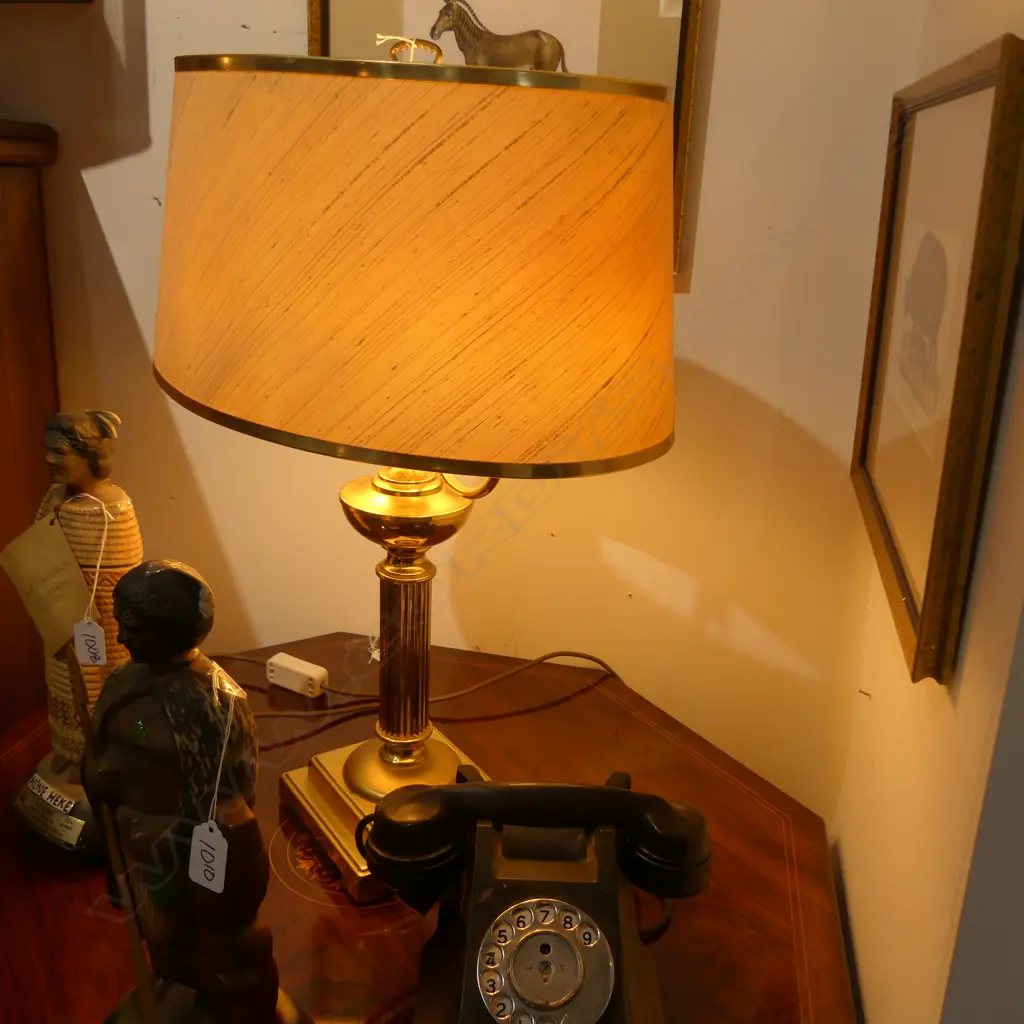 BRASS TABLE LAMP Image 1++