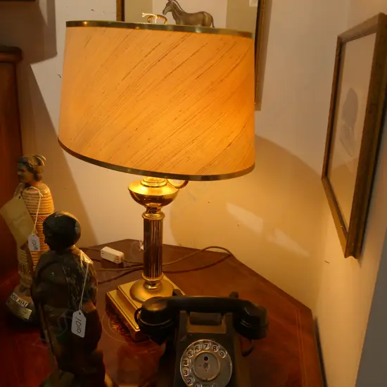 BRASS TABLE LAMP