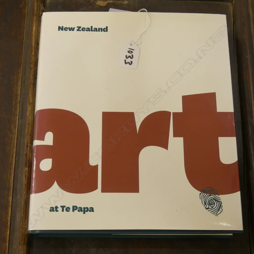 NZ ART AT TE PAPA BOOK Image 1++