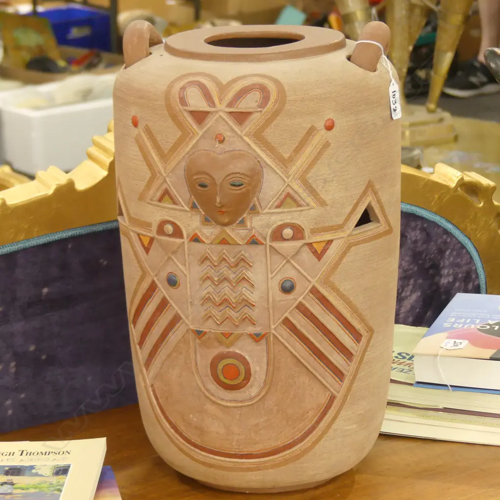 LARGE MAYAN STYLE TERACOTTA VASE H. 440MM Image 1++