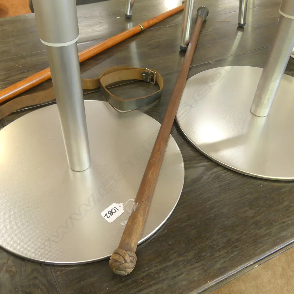 WALKING STICK WITH CARVED KNOT TO TOP Image 1++