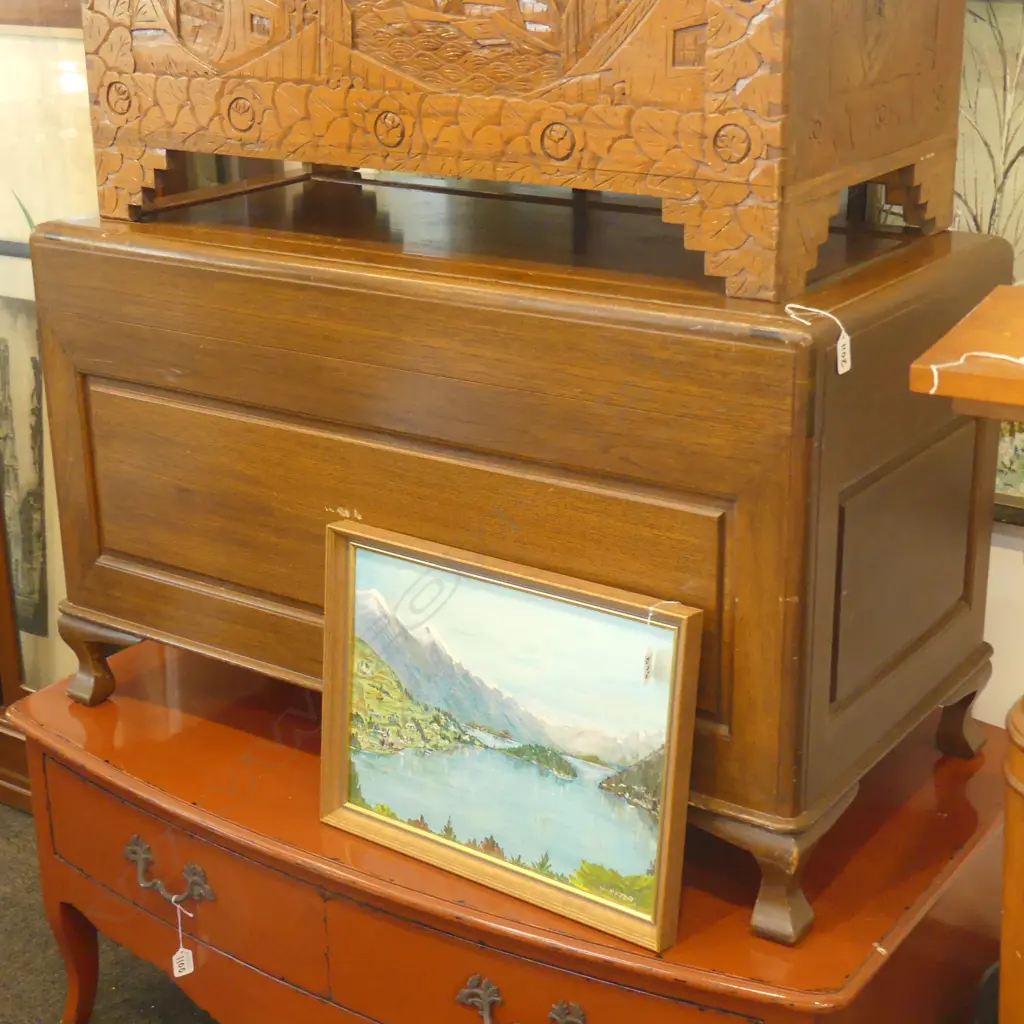 PANELLED CAMPHOR CHEST Image 1++