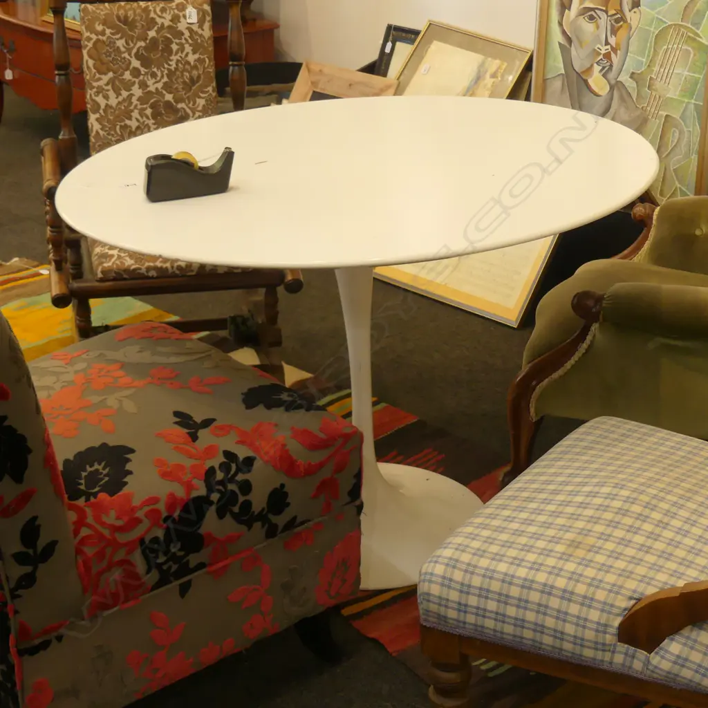 KNOLL STUDIO EERO SAARINEN TULIP TABLE Image 1++