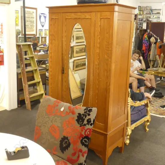 SMALL WARDROBE