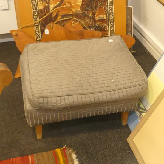 UPHOLSTERED OTTOMAN 