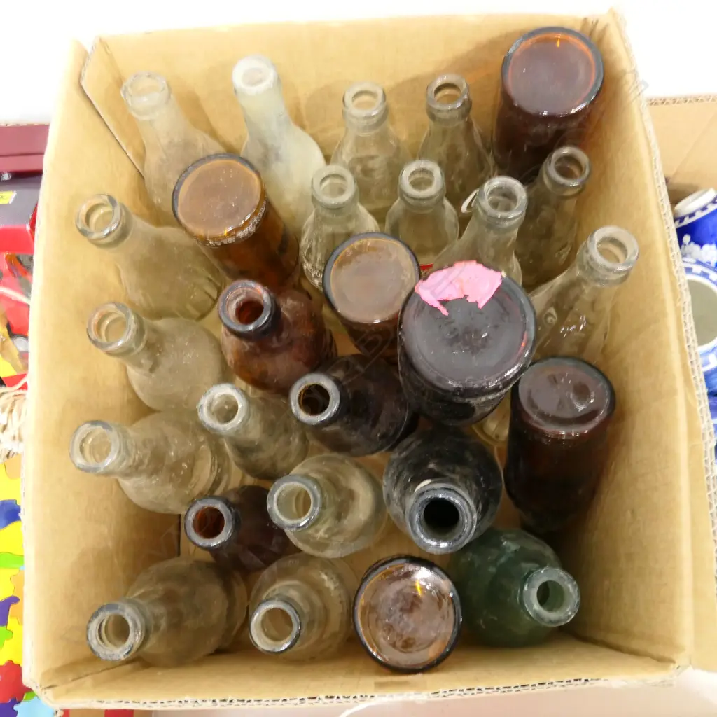 LOT ASST VINTAGE BOTTLES Image 1++