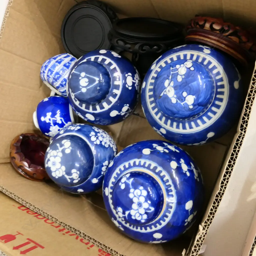 LOT ASST B+W GINGER JARS + WOODEN STANDS Image 1++