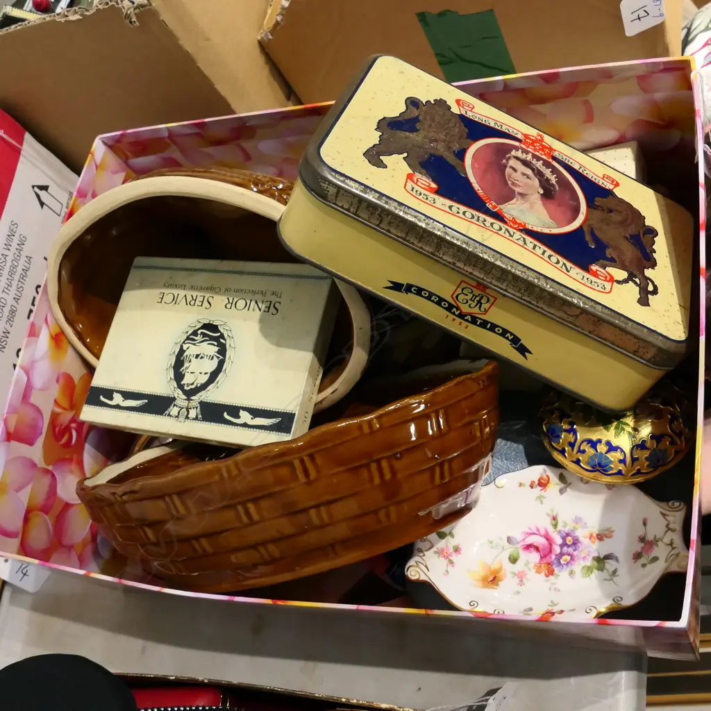 LOT ASST CHINA /TINS/KEYS ETC Image 1++