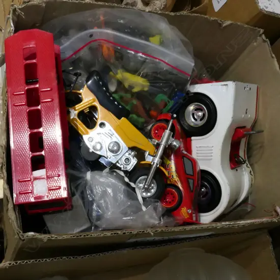 2 PRESSED STEEL TOYS TONKA+ ASST BAGS OF ARS HOT WHEELS ETC + PLASTIC FIGURES AND ANIMALS