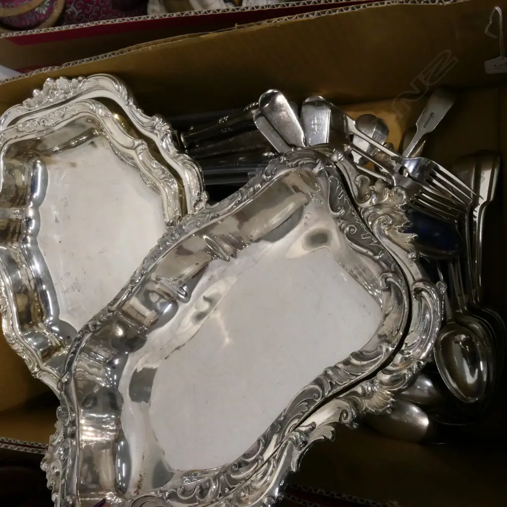 LOT ASST CUTLERY + 2 ENTREE DISHES Image 1++