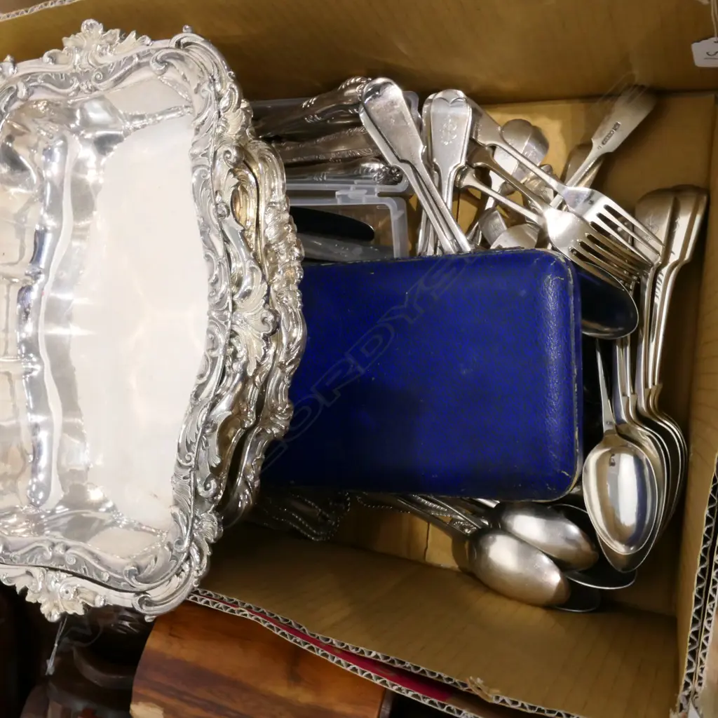 LOT ASST CUTLERY + 2 ENTREE DISHES Image 1++