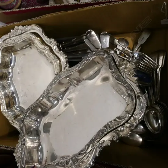 LOT ASST CUTLERY + 2 ENTREE DISHES