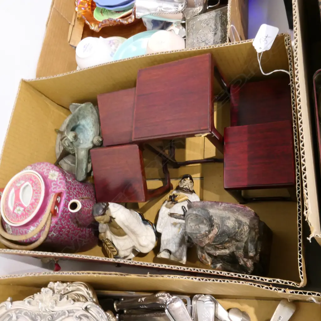 LOT ORIENTAL STANDS /FIGURES/TEAPOT ETC Image 1++