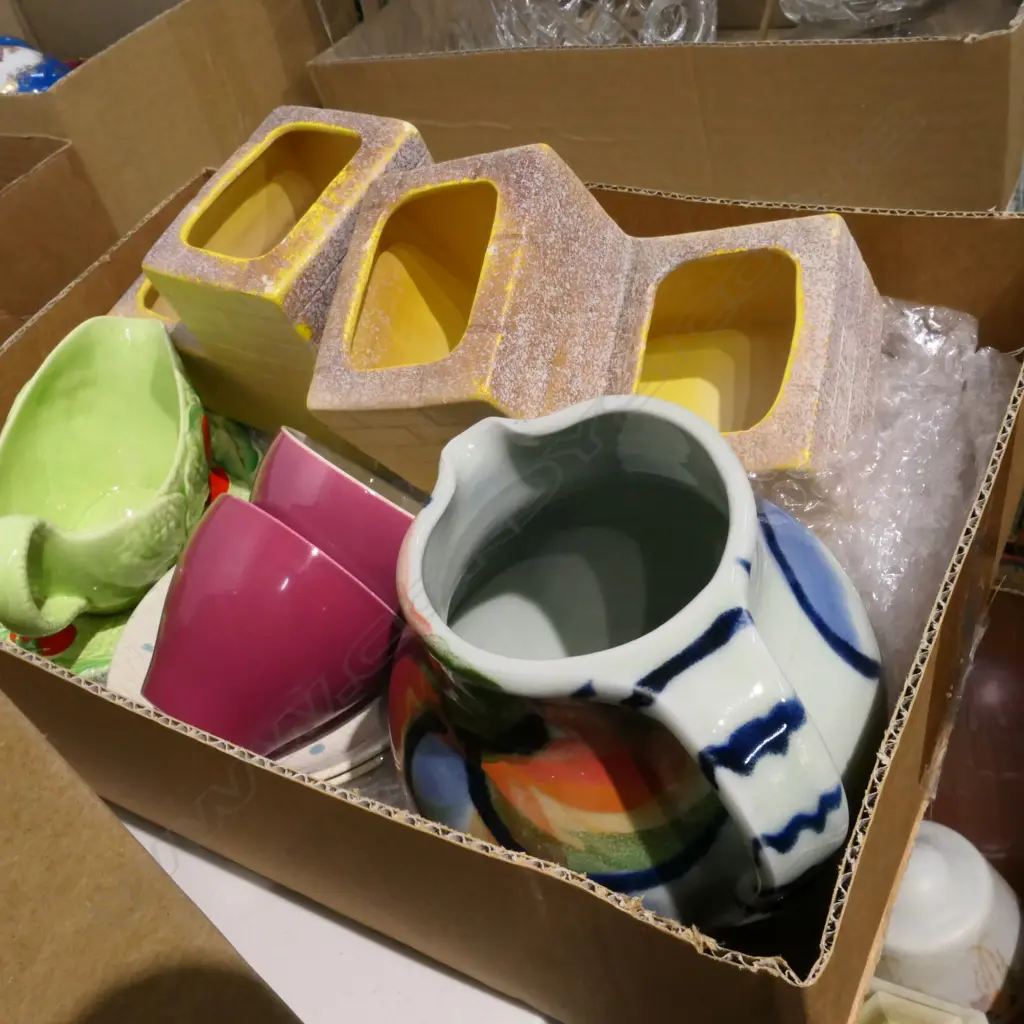 BOX VASE BOOKENDS JUG 2 CUPS & SAUCERS ETC Image 1++