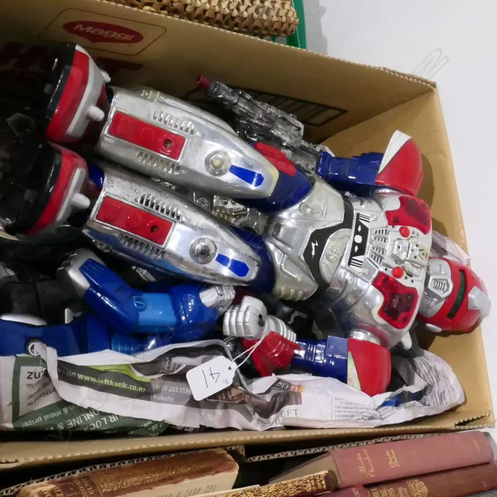 3X 1980'S BATTERY OPERATED ROBOTS  A/F Image 1++