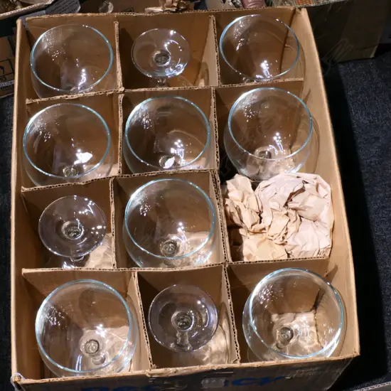 12 ANCHOR HOCKING WINE GLASSES