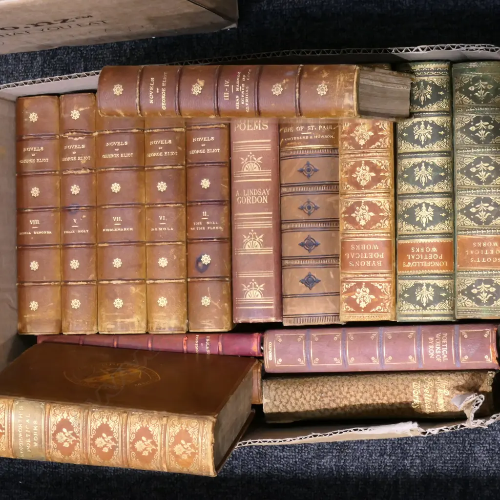 LOT ASST LEATHER BOUND BOOKS - BYRON / ELIOT ETC Image 1++
