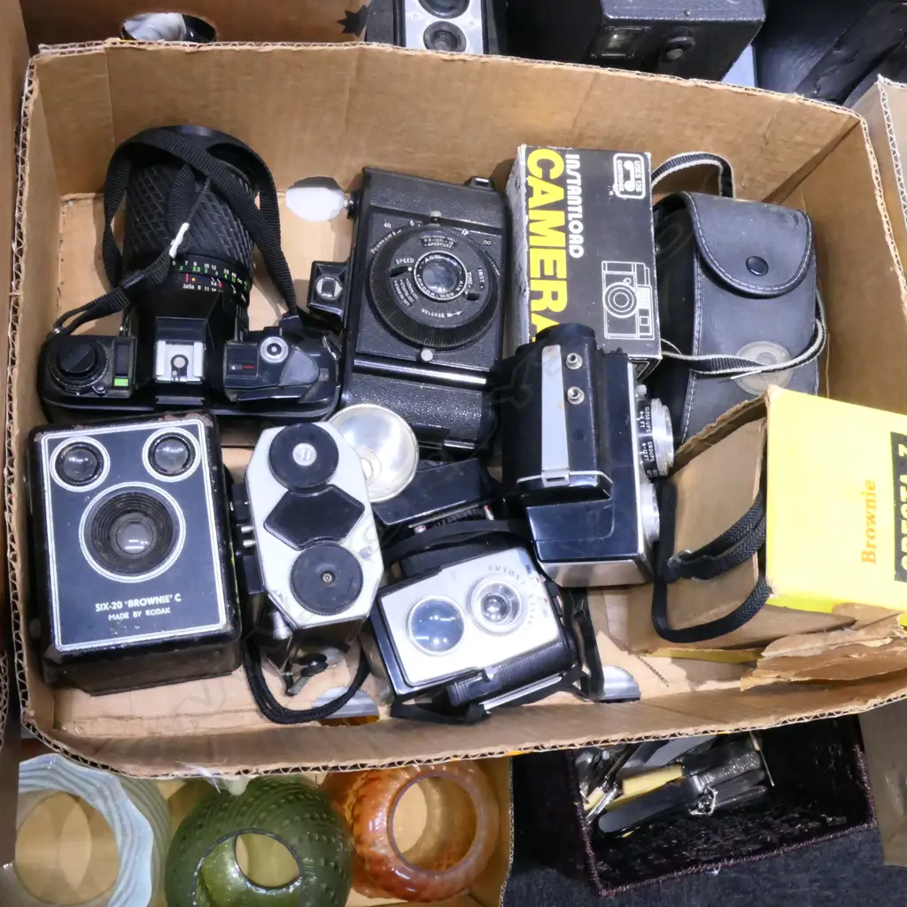 LOT 9 VINTAGE CAMERAS INCLUDES KODAK / ANTI-SIX LONDON ETC Image 1++
