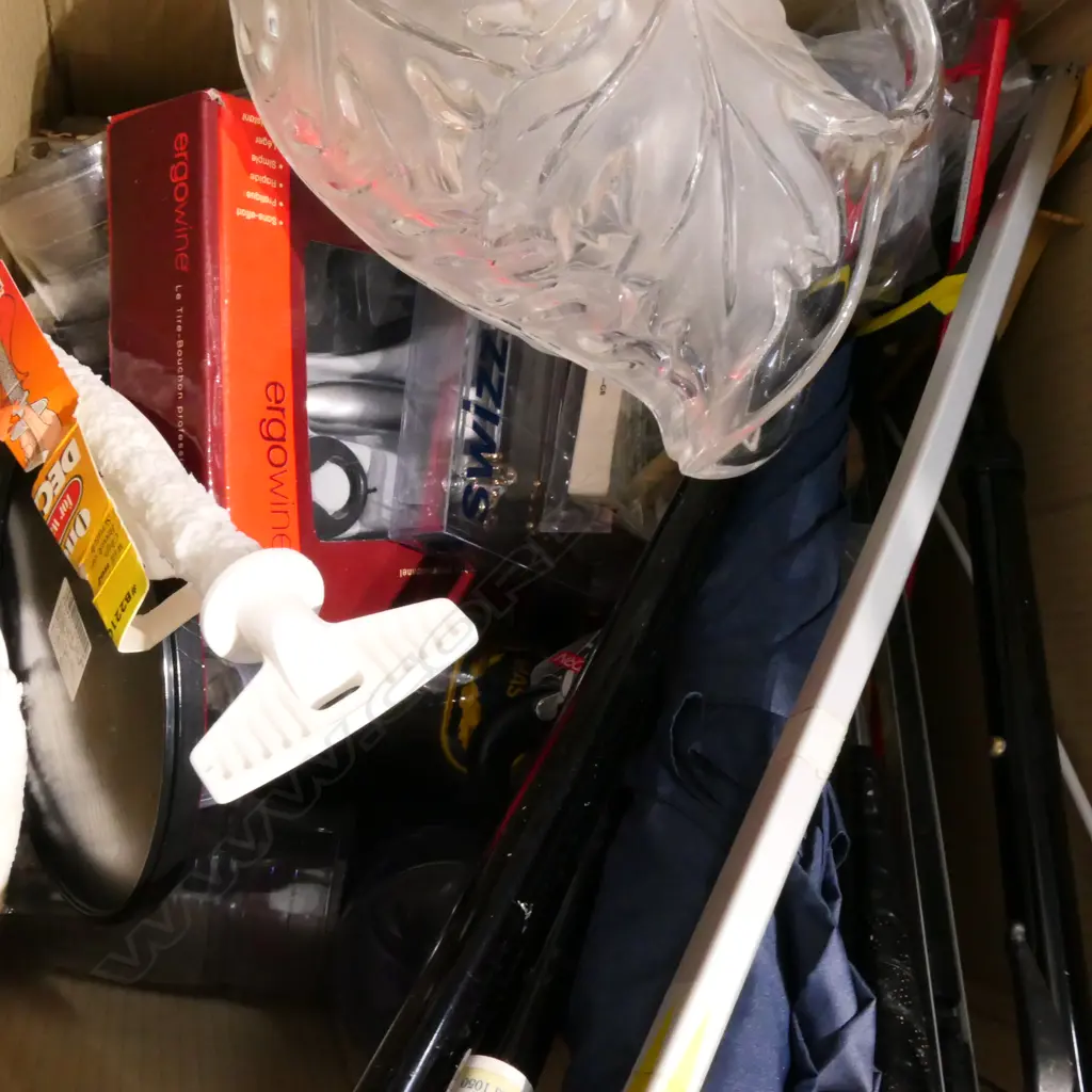 LOT ASST KITCHEN WARE ETC Image 1++