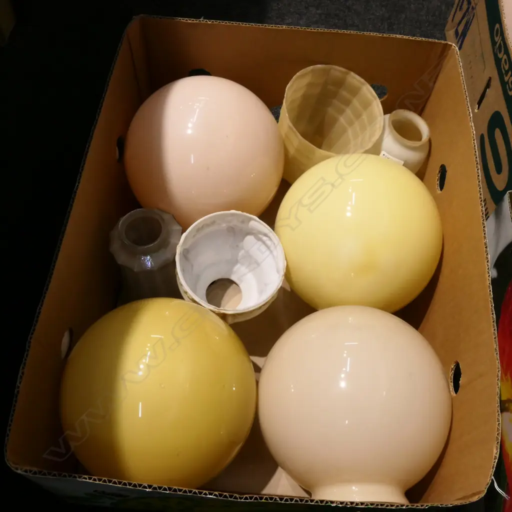 BOX LOT ART DECO GLOBE SHADES ETC Image 1++