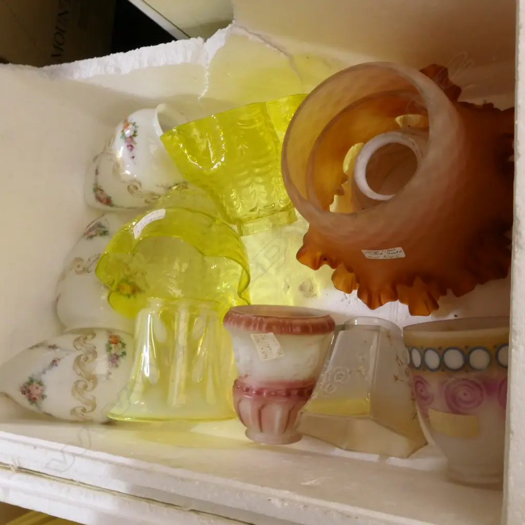 BOX LOT COLOURED VICTORIAN / EDWARDIAN SHADES INCL. YELLOW PR. AND VASELINE Image 1++
