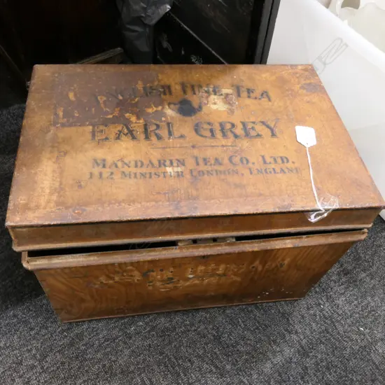 TIN TRUNK & PAINTED SMALL SCREEN