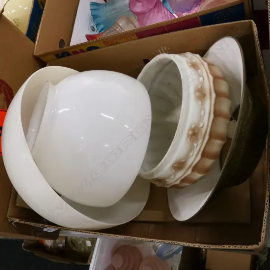 BOX  LOT VINTAGE PENDANTS