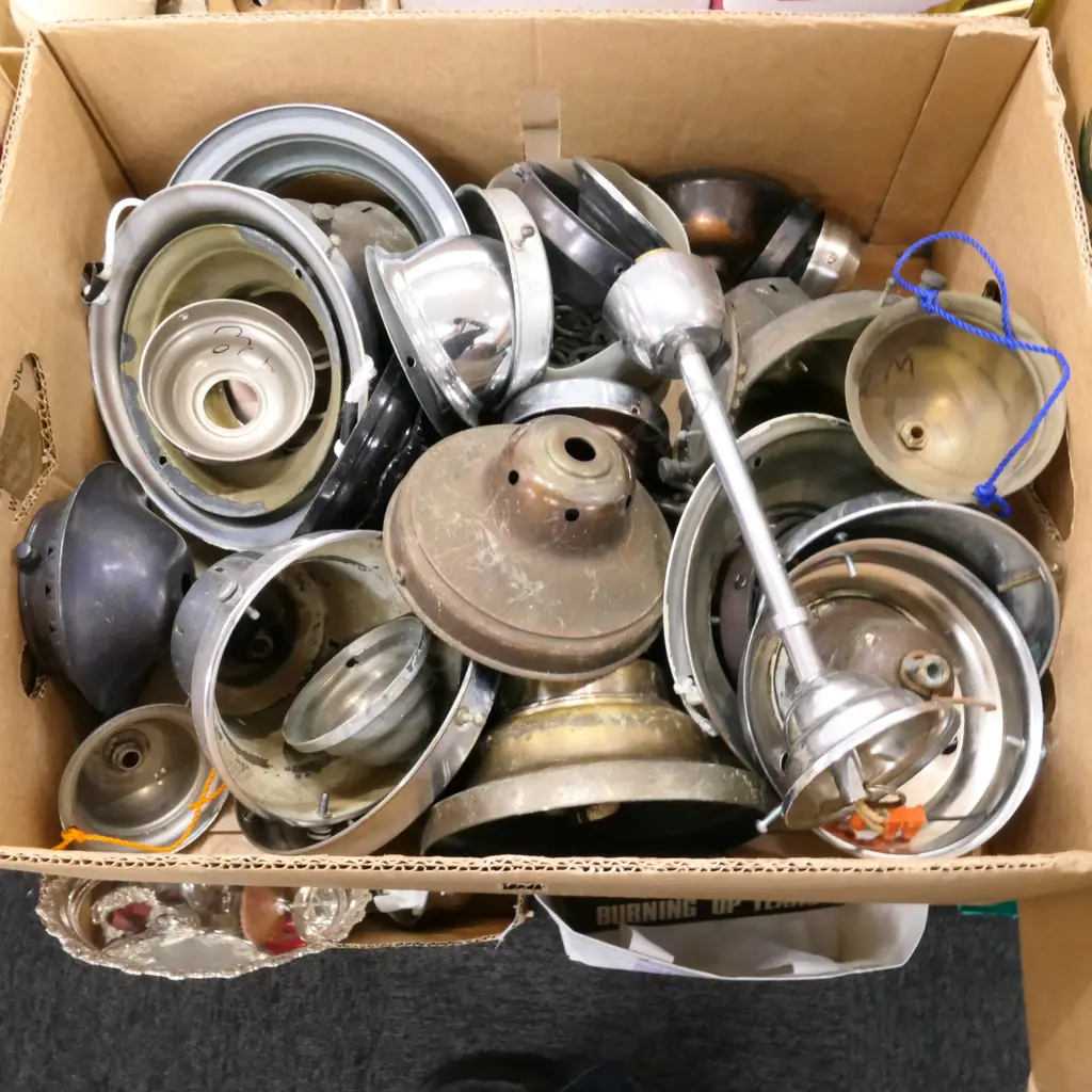 BOX LOT VINTAGE LIGHTING ATTACHMENTS Image 1++