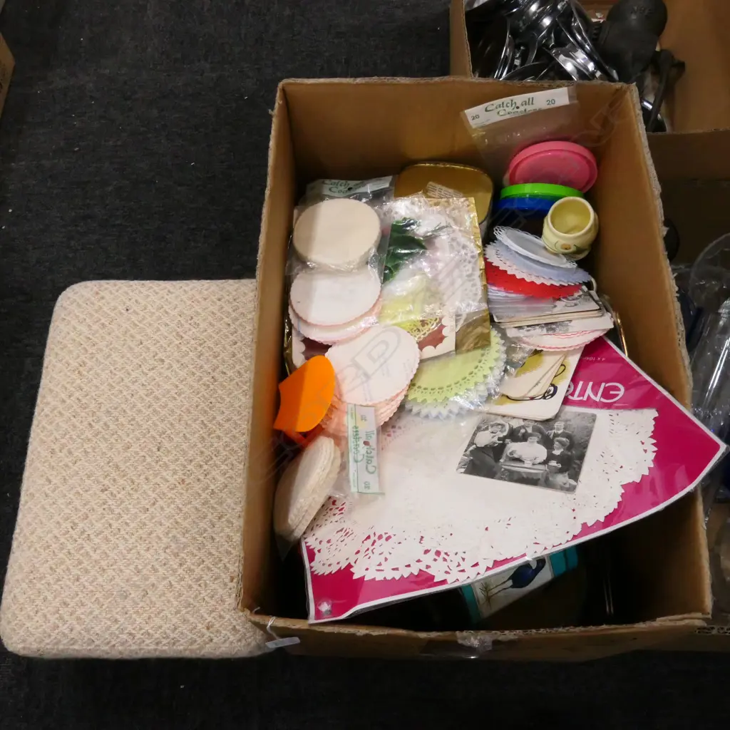 LOT ASST KITCHEN WARE /TEMUKA JUG ETC Image 1++