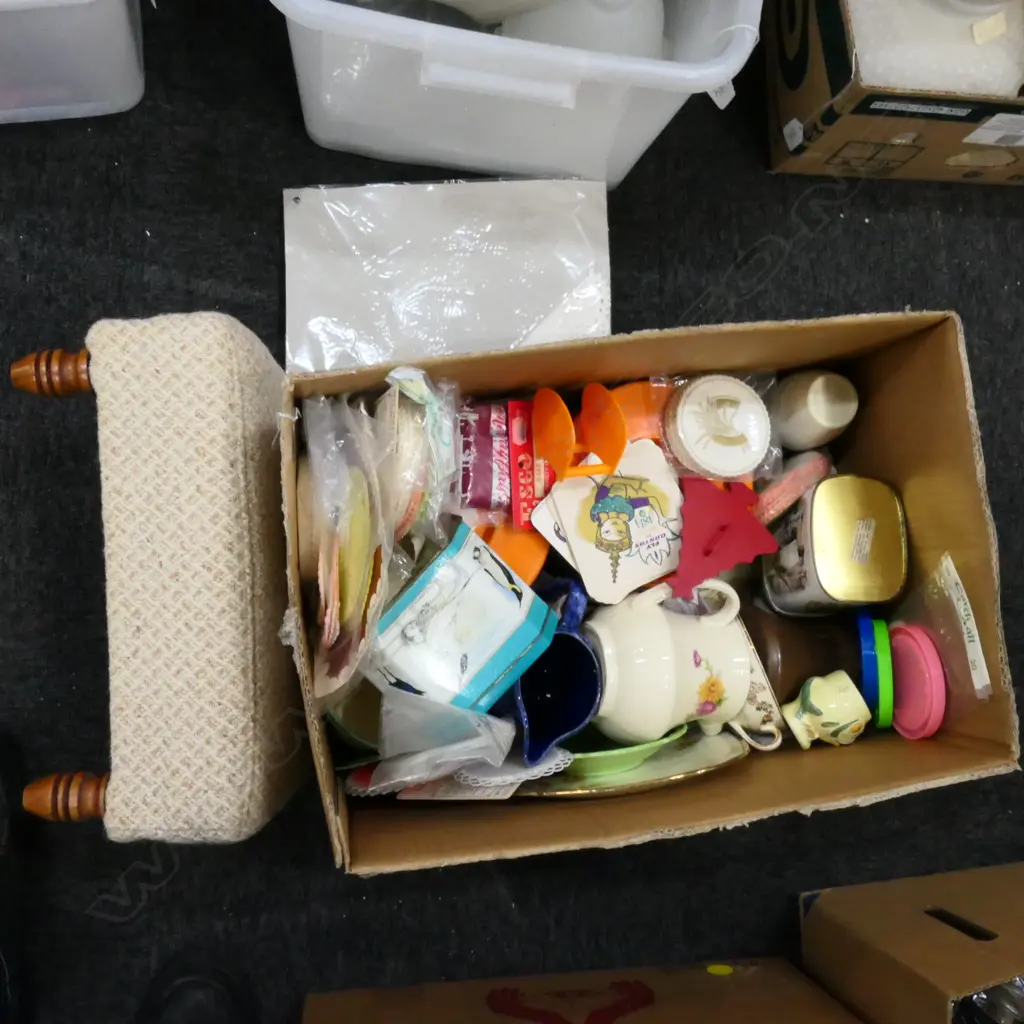 LOT ASST KITCHEN WARE /TEMUKA JUG ETC Image 1++