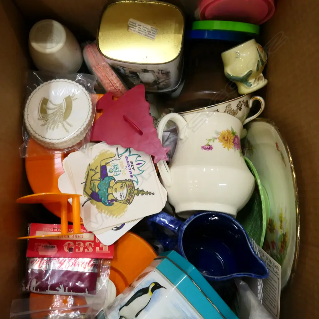 LOT ASST KITCHEN WARE /TEMUKA JUG ETC Image 1++