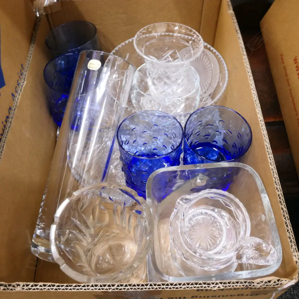 LOT ASST GLASSWARE Image 1++