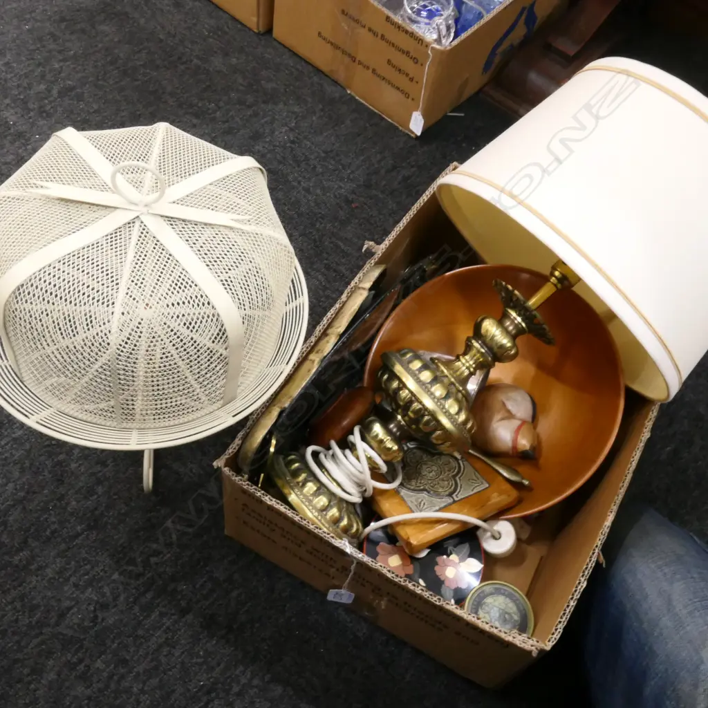 LOT ASST INCL. BRASS LAMP + KAURI TURNED BOWL Image 1++