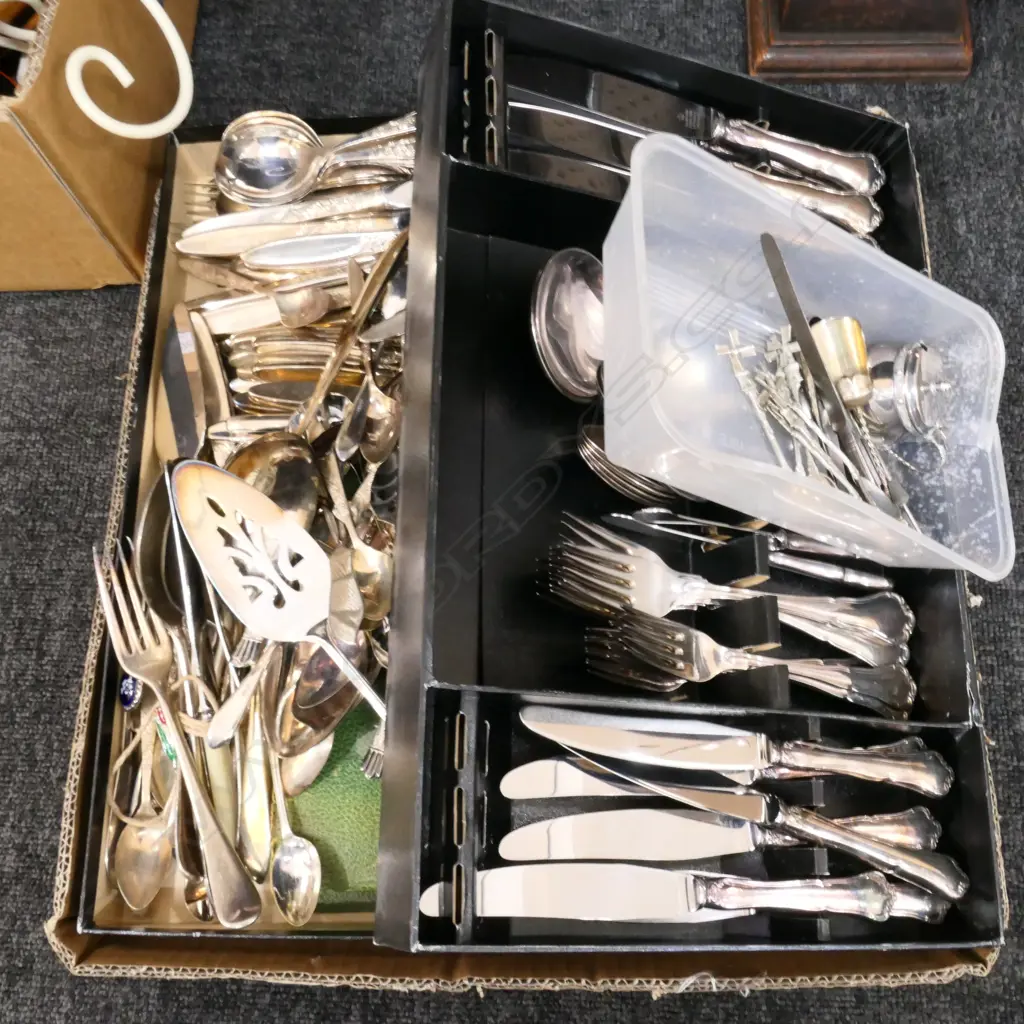 LARGE LOT ASST EP CUTLERY Image 1++