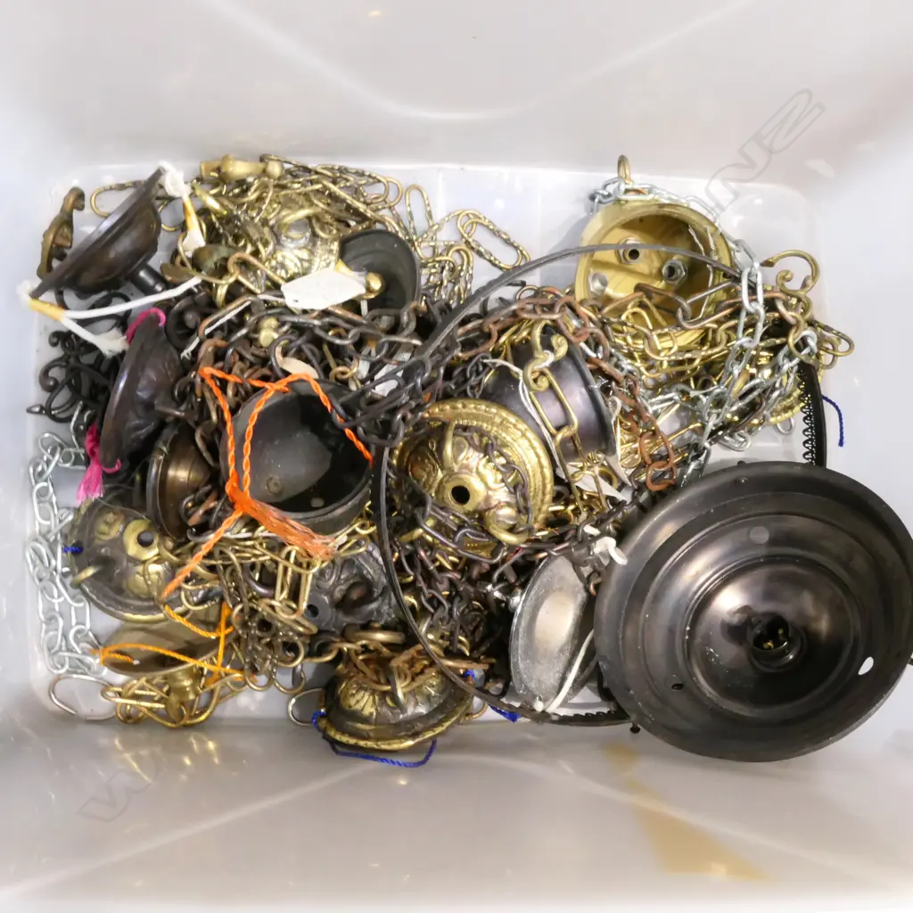 BOX LOT VINTAGE LIGHT SHADE FITTINGS Image 1++