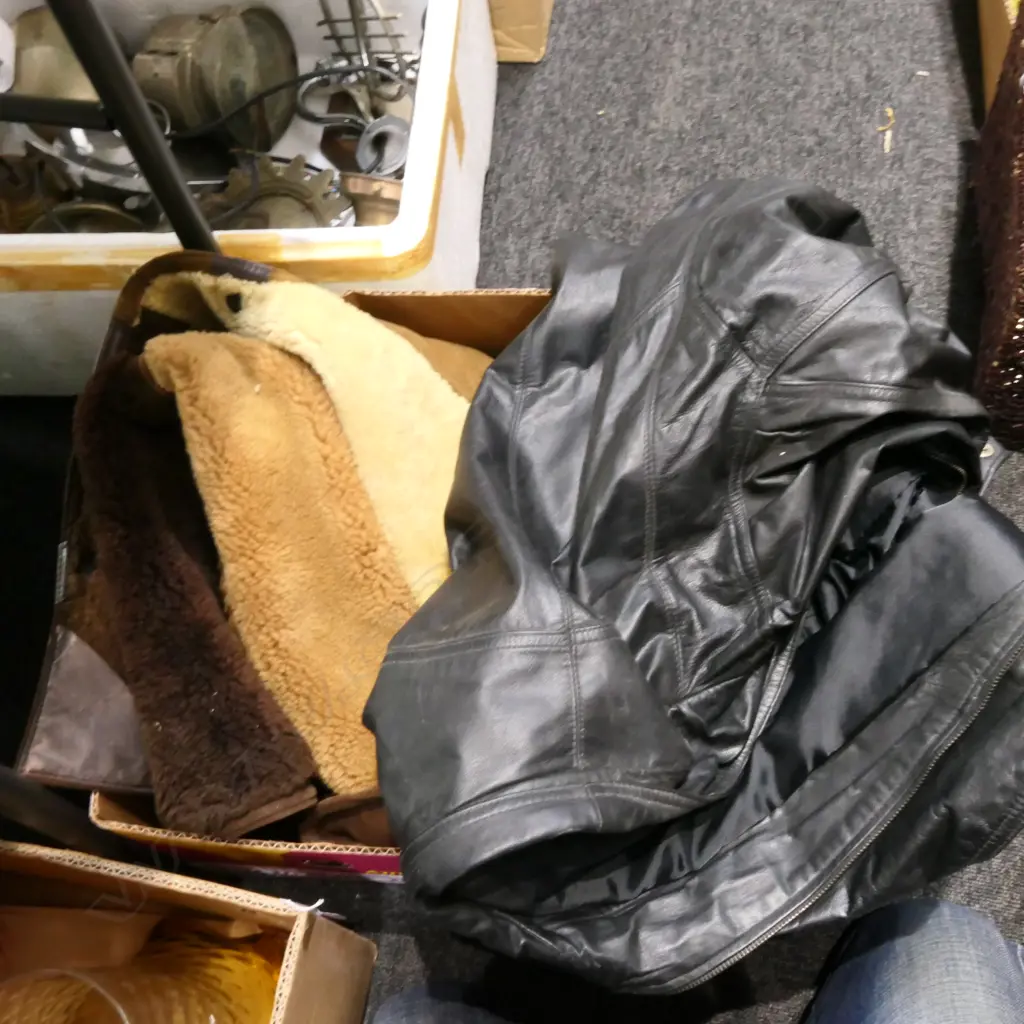 BOX LOT VINTAGE JACKETS Image 1++